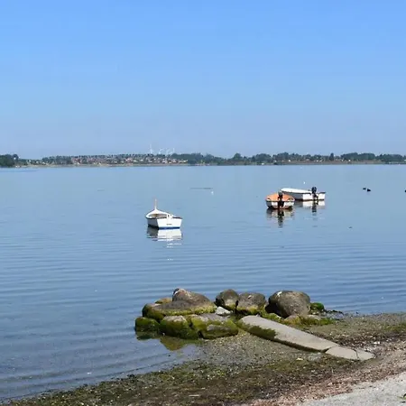 Wonderful 3 Bedroom House For 6 Persons Near - Free Parking