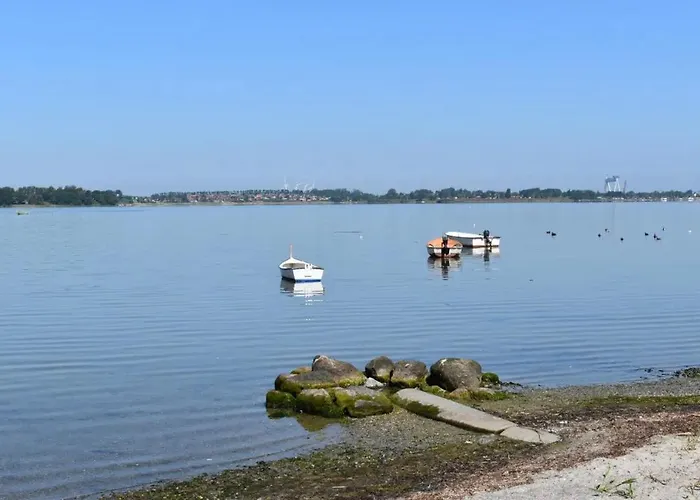 Wonderful 3 Bedroom House For 6 Persons Near - Free Parking