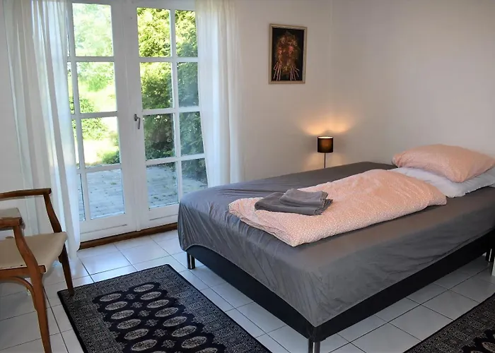 Wonderful 3 Bedroom House For 6 Persons Near - Free Parking *